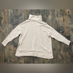 Aerie Cream White Knit Oversized Turtleneck Sweater Size Medium